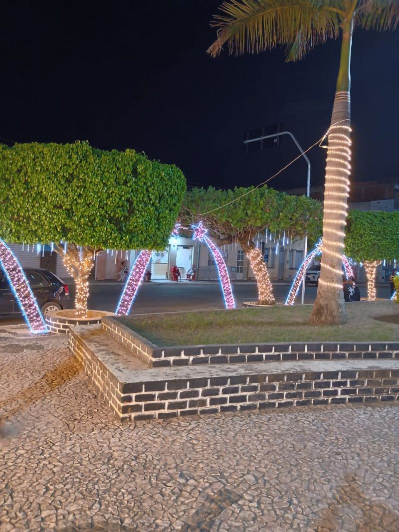 Ornamentação Natalina de Várzea do Poço chama atenção pela beleza da iluminação, confira vídeo