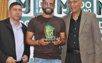 Empresa MJ Eventos e Pesquisa em Geral entrega Prêmio Destaques do Ano 2025 em Várzea do Poço, confira fotos